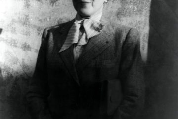 Portrait of Marie Laurencin   (Photo by Carl Van Vechten Collection/Getty Images)