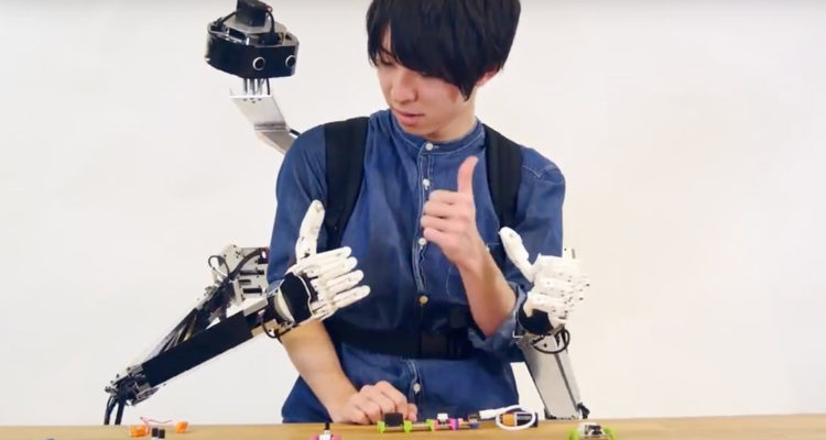 yamen-saraiji-fusion-robot-backpack_dezeen_1704_col_1