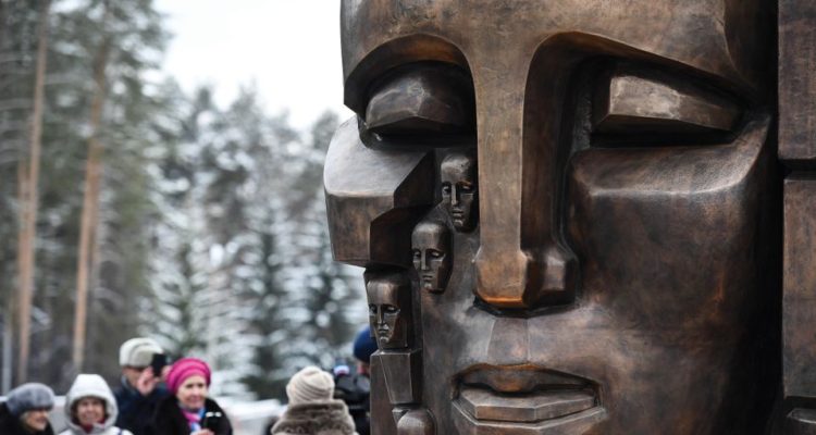SVERDLOVSK REGION, RUSSIA  NOVEMBER 20, 2017: Unveiling a Masks of Sorrow monument to the Soviet political repression victims designed by sculptor Ernst Neizvestny. Donat Sorokin/TASS (Photo by Donat SorokinTASS via Getty Images)